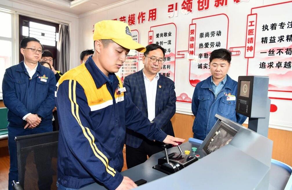 武軍強深入龍鋼公司調研第八屆陜鋼杯職工技能大賽籌備情況 武軍強深入龍鋼公司調研第八屆陜鋼杯職工技能大賽籌備情況