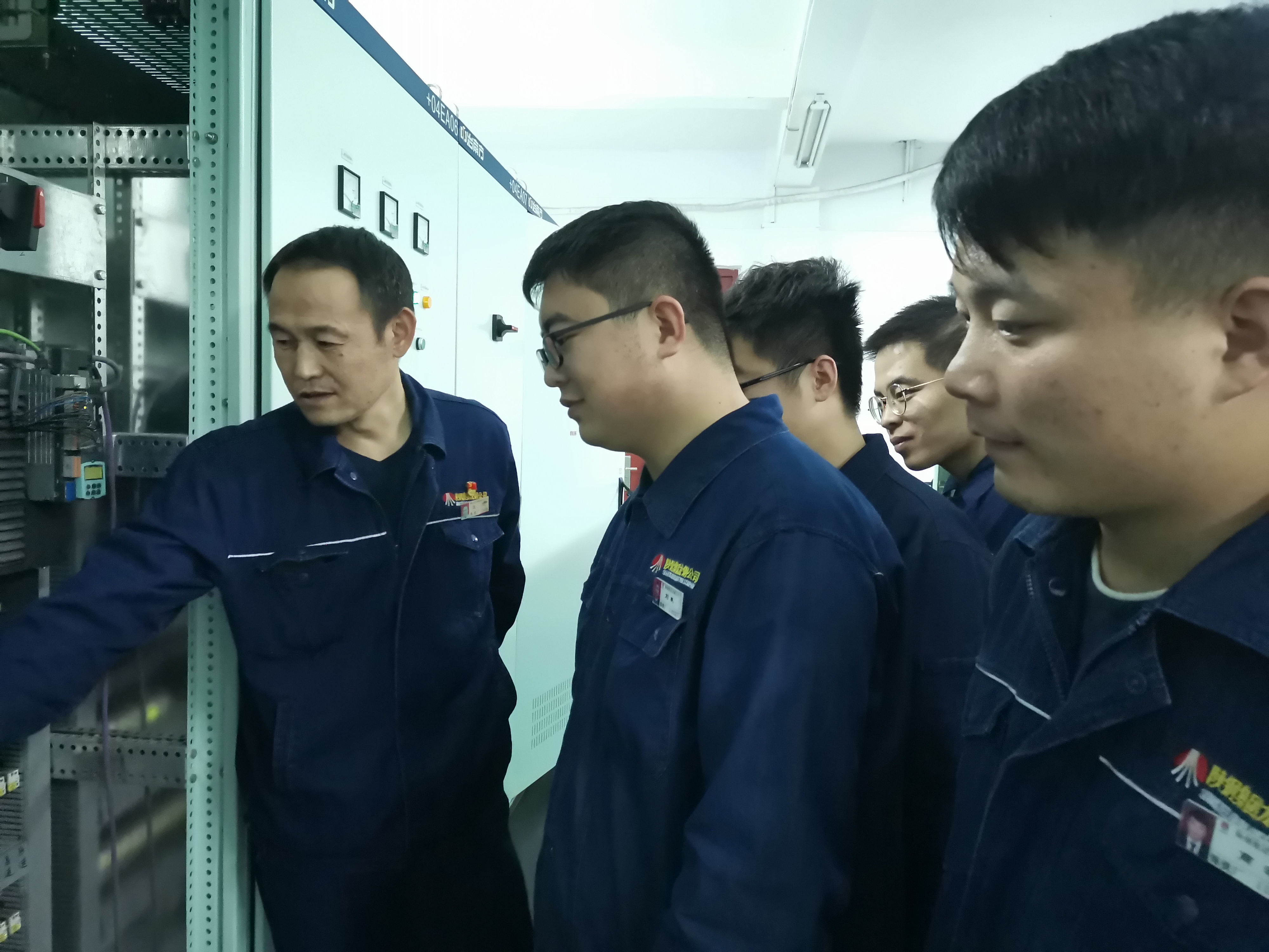 雙師帶徒匠心永續 薪火相傳筑夢鋼城 雙師帶徒匠心永續 薪火相傳筑夢鋼城