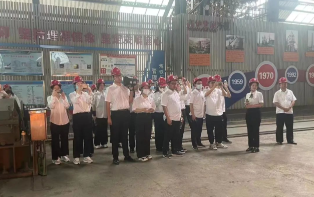 經營黨工委2022年新入職員工走進鋼鐵生產一線 經營黨工委2022年新入職員工走進鋼鐵生產一線