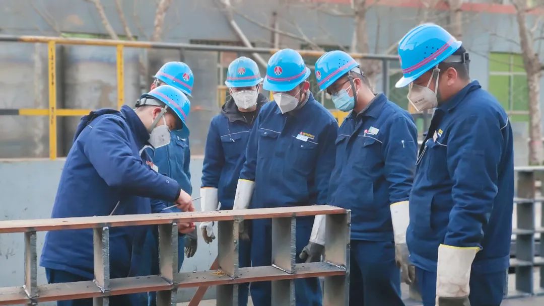 綻放青春風(fēng)采 互鑒互學(xué)共進(jìn) 綻放青春風(fēng)采 互鑒互學(xué)共進(jìn)