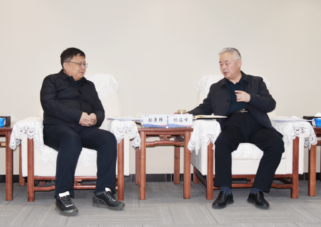 楊海峰與韓城市委常委、常務副市長張景鋒會談 楊海峰與韓城市委常委、常務副市長張景鋒會談