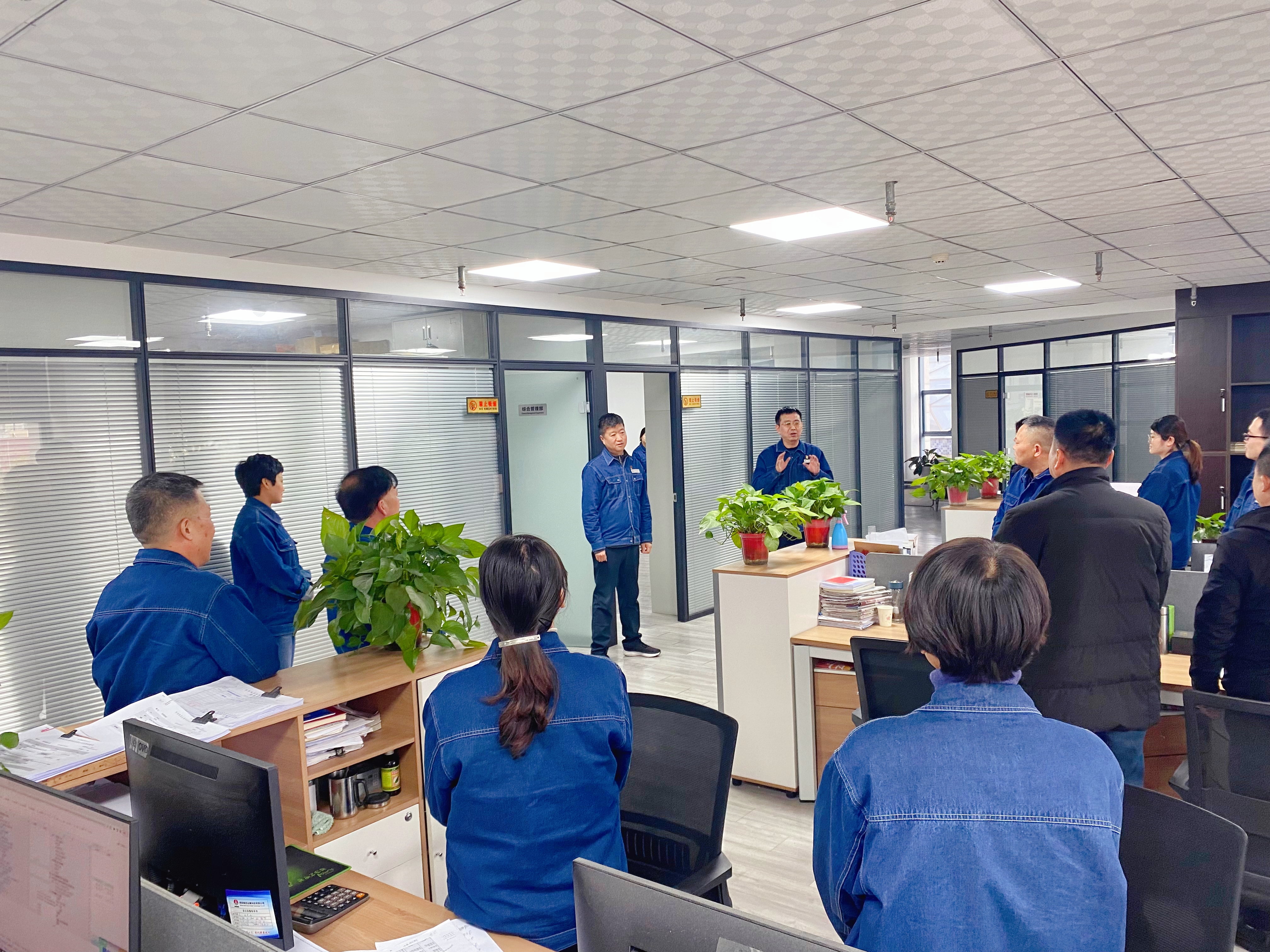 ���~���hί���_�������ĕ�Ѹ��Ͷ�빤����B