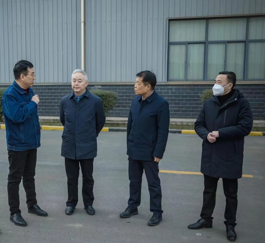 楊海峰赴寶雞考察工業(yè)硅及金屬鈦產(chǎn)業(yè) 楊海峰赴寶雞考察工業(yè)硅及金屬鈦產(chǎn)業(yè)