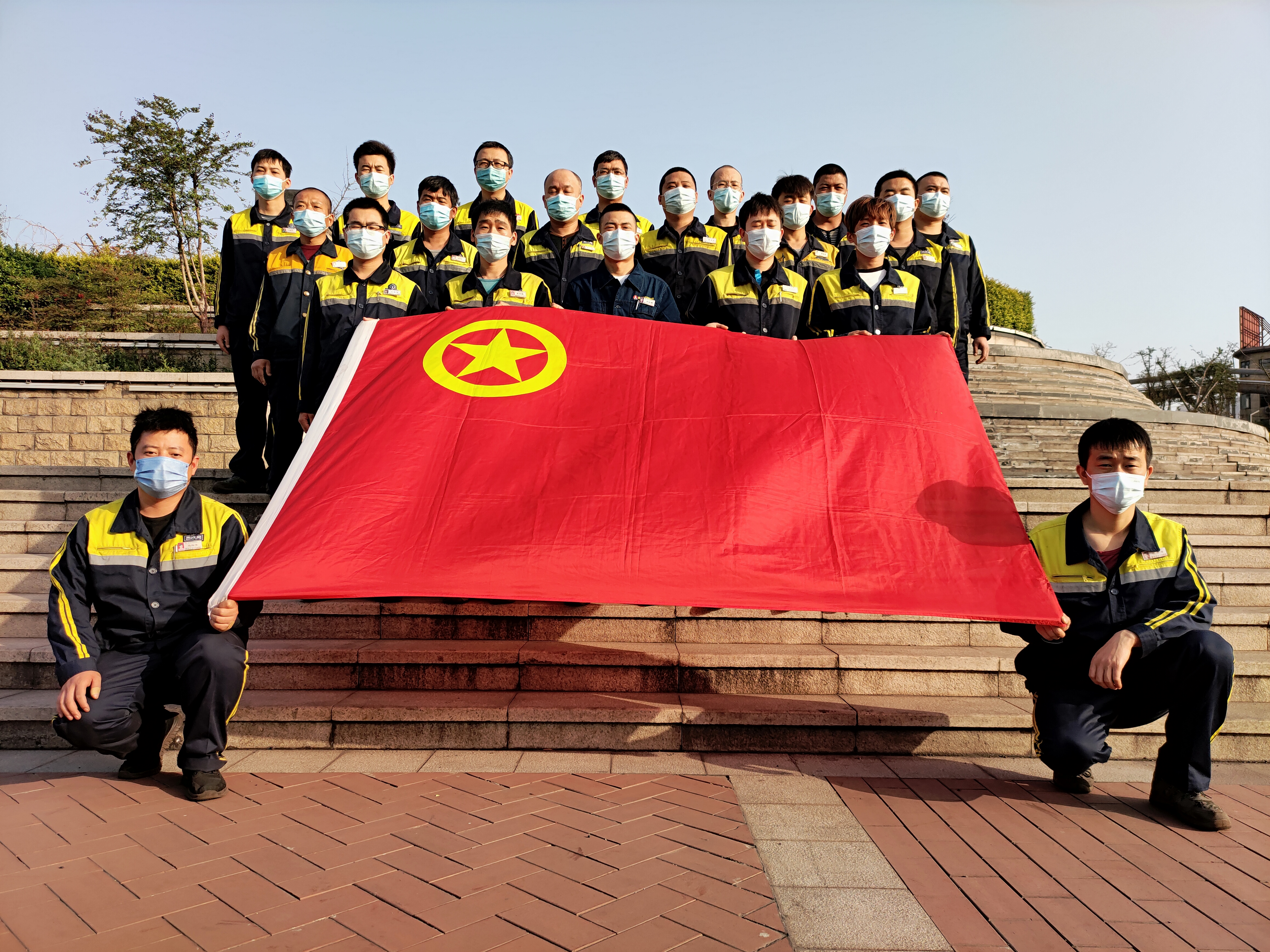 瞧,龍鋼鐵路專用線上的“馴龍”班組 瞧,龍鋼鐵路專用線上的“馴龍”班組