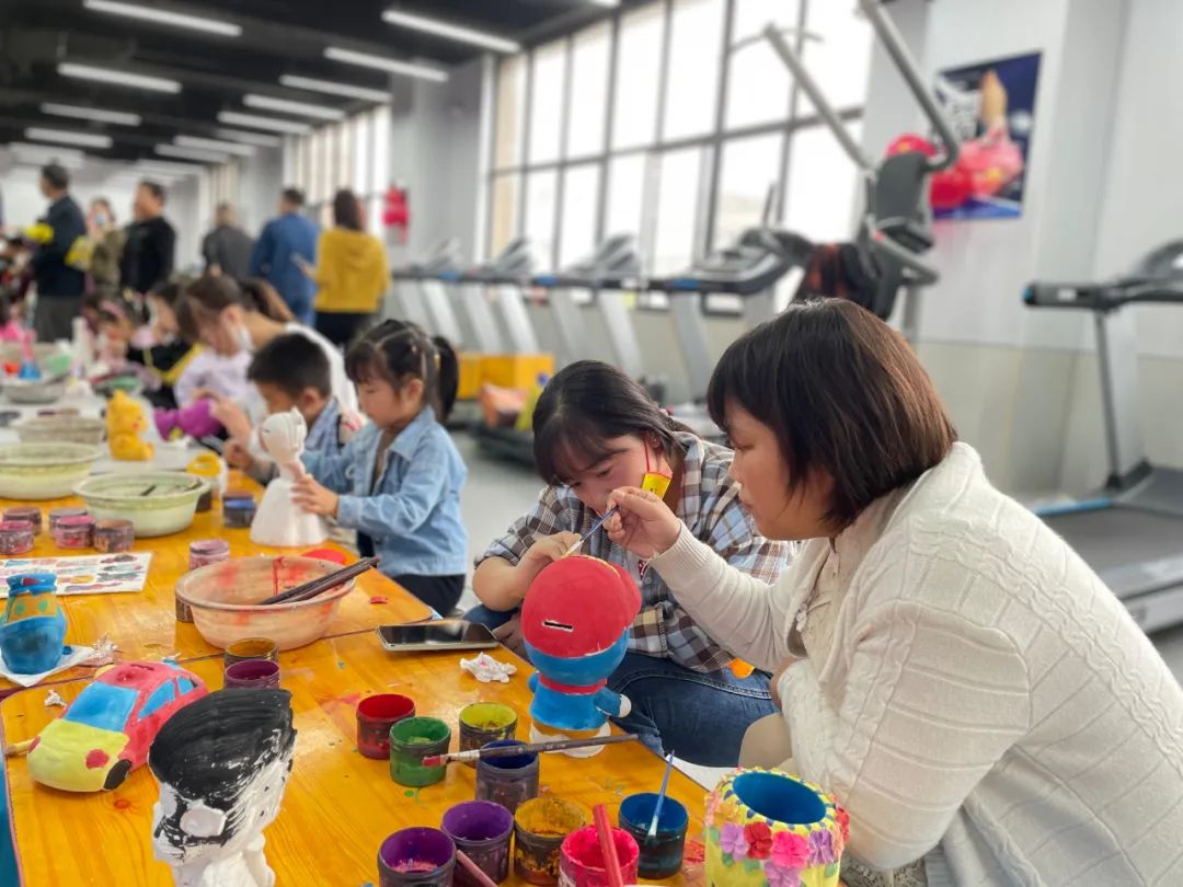 服務(wù)陣地“遍地開花”,職工活動“錦上添花” 服務(wù)陣地“遍地開花”,職工活動“錦上添花”