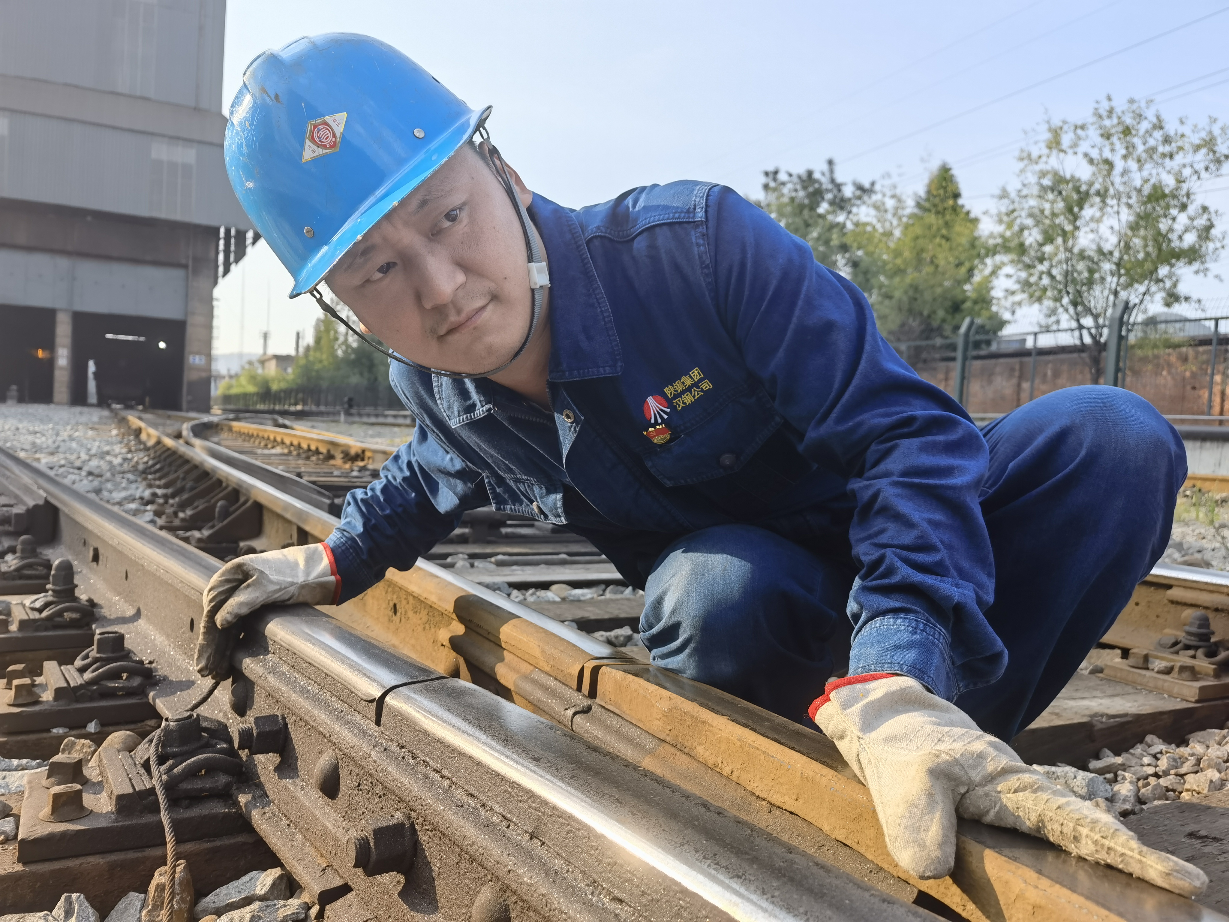 “五一”邂逅“五四” 奮斗致敬青春 “五一”邂逅“五四” 奮斗致敬青春