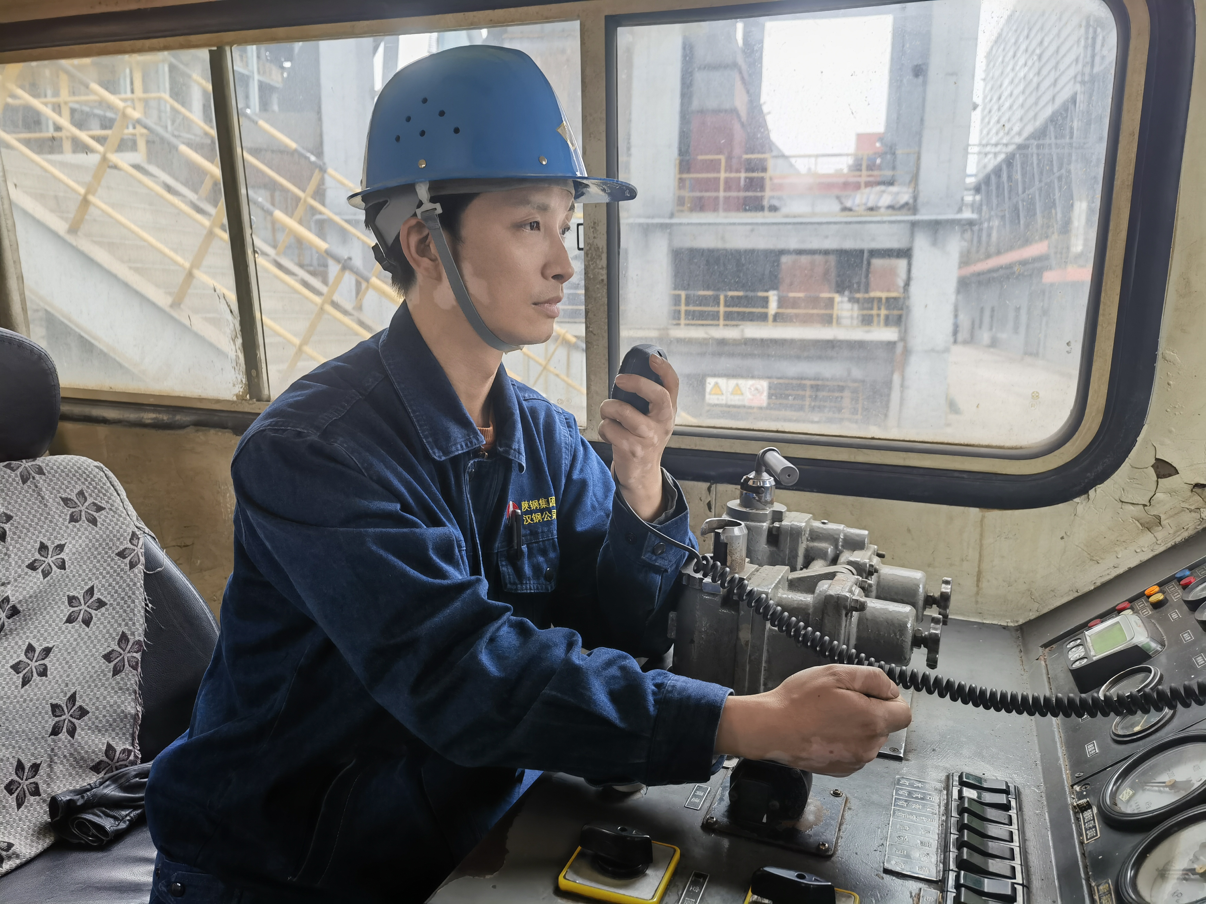 “五一”邂逅“五四” 奮斗致敬青春 “五一”邂逅“五四” 奮斗致敬青春