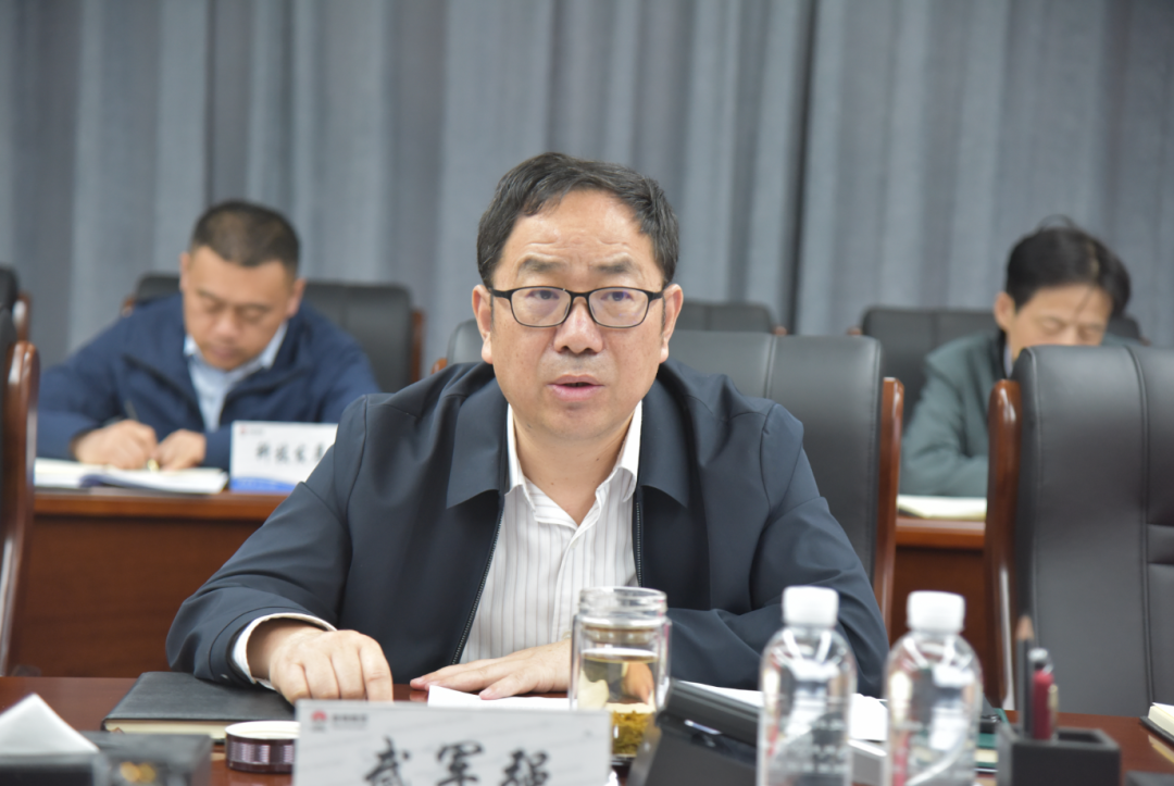 陜鋼集團(tuán)召開學(xué)習(xí)貫徹習(xí)近平新時(shí)代中國特色社會主義思想主題教育黨委理論學(xué)習(xí)中心組學(xué)習(xí)會議 陜鋼集團(tuán)召開學(xué)習(xí)貫徹習(xí)近平新時(shí)代中國特色社會主義思想主題教育黨委理論學(xué)習(xí)中心組學(xué)習(xí)會議