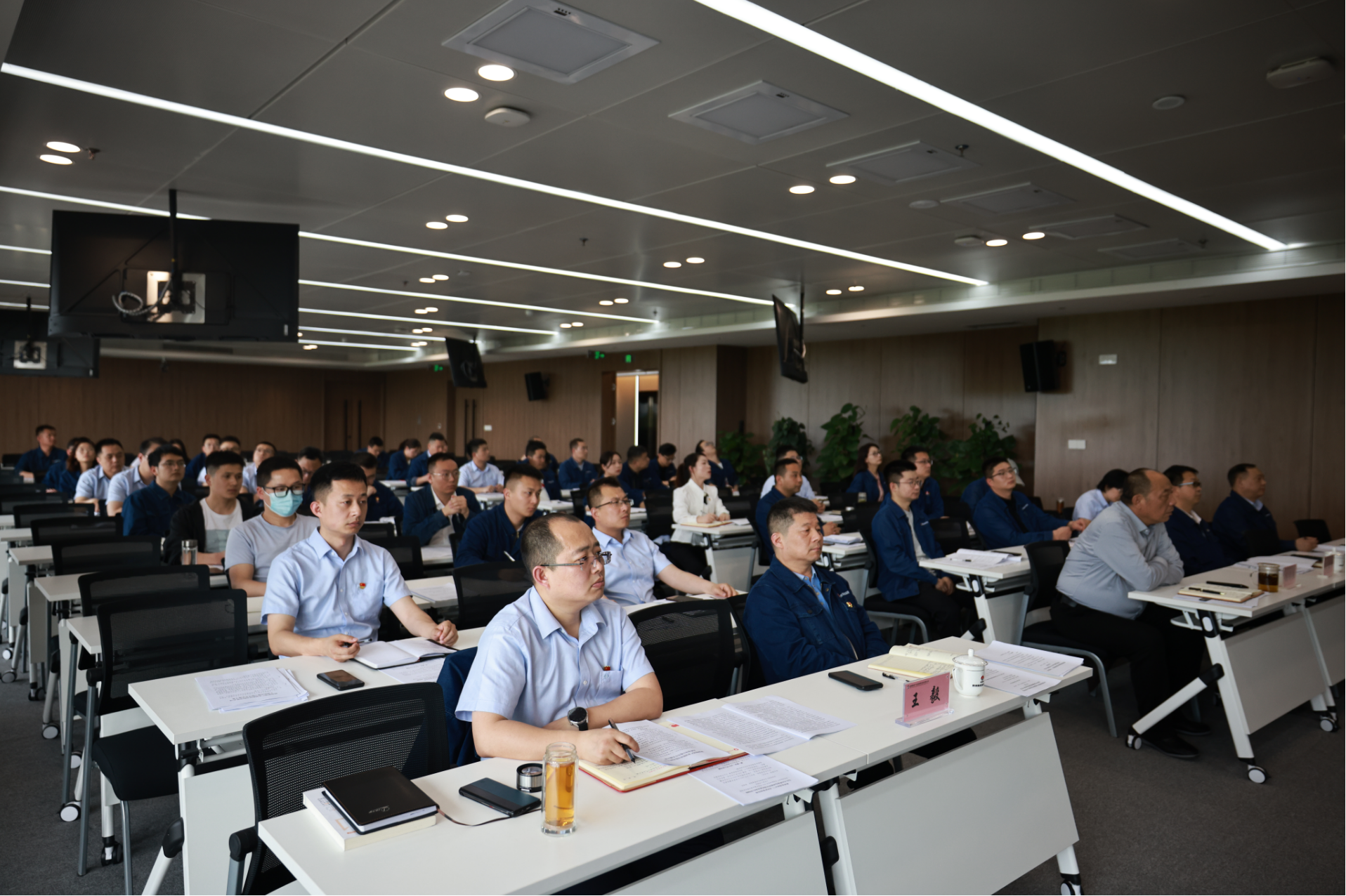 創新研究院:聚焦“學思踐悟” 一體推進主題教育走深走實 創新研究院:聚焦“學思踐悟” 一體推進主題教育走深走實