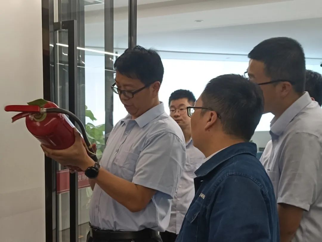 創新研究院扎實開展安全隱患專項排查整治行動 創新研究院扎實開展安全隱患專項排查整治行動