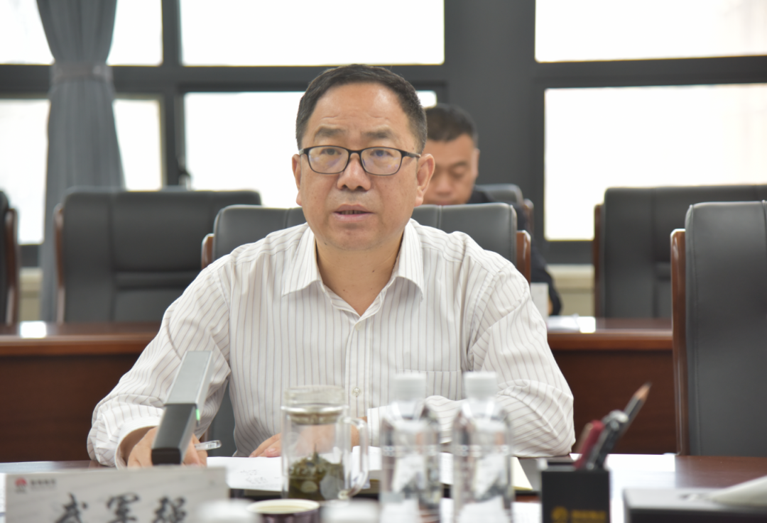 陜鋼集團(tuán)召開(kāi)學(xué)習(xí)貫徹習(xí)近平新時(shí)代中國(guó)特色社會(huì)主義思想主題教育黨委理論學(xué)習(xí)中心組研討會(huì)議 陜鋼集團(tuán)召開(kāi)學(xué)習(xí)貫徹習(xí)近平新時(shí)代中國(guó)特色社會(huì)主義思想主題教育黨委理論學(xué)習(xí)中心組研討會(huì)議