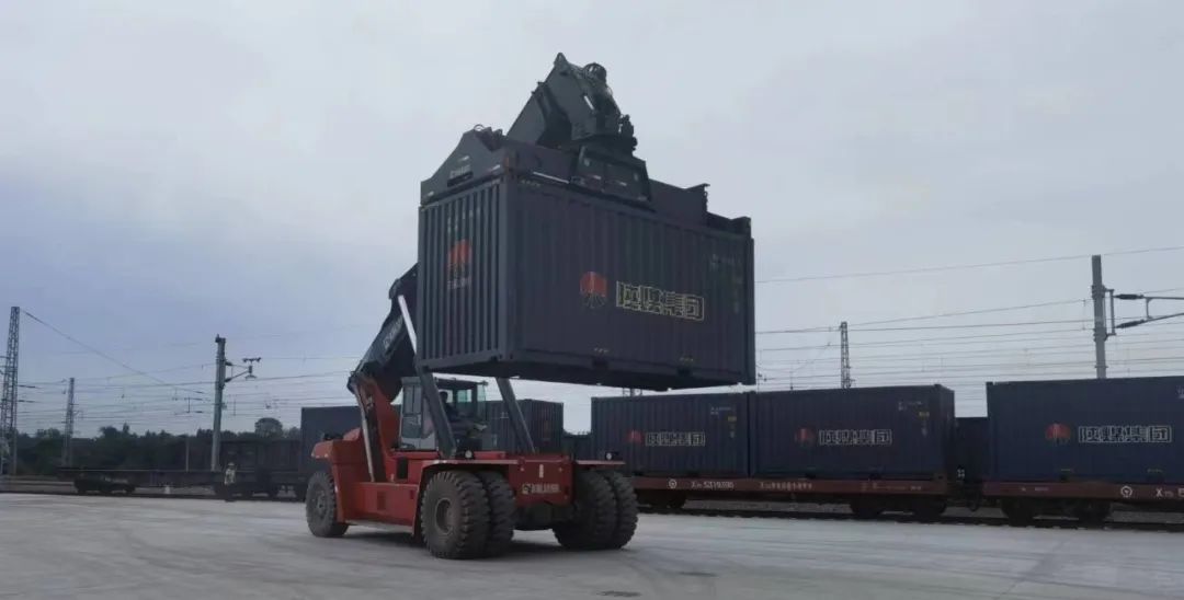 ���F�\ ���F�Gɫ����������