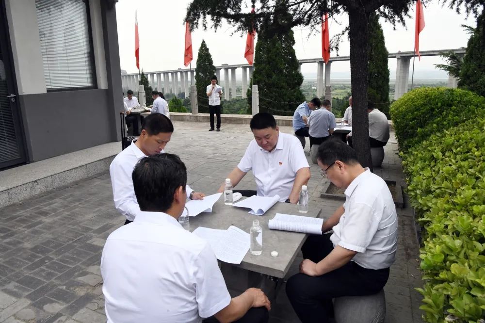 陜煤集團戰略規劃部到龍鋼公司開展主題教育工作專題調研 陜煤集團戰略規劃部到龍鋼公司開展主題教育工作專題調研