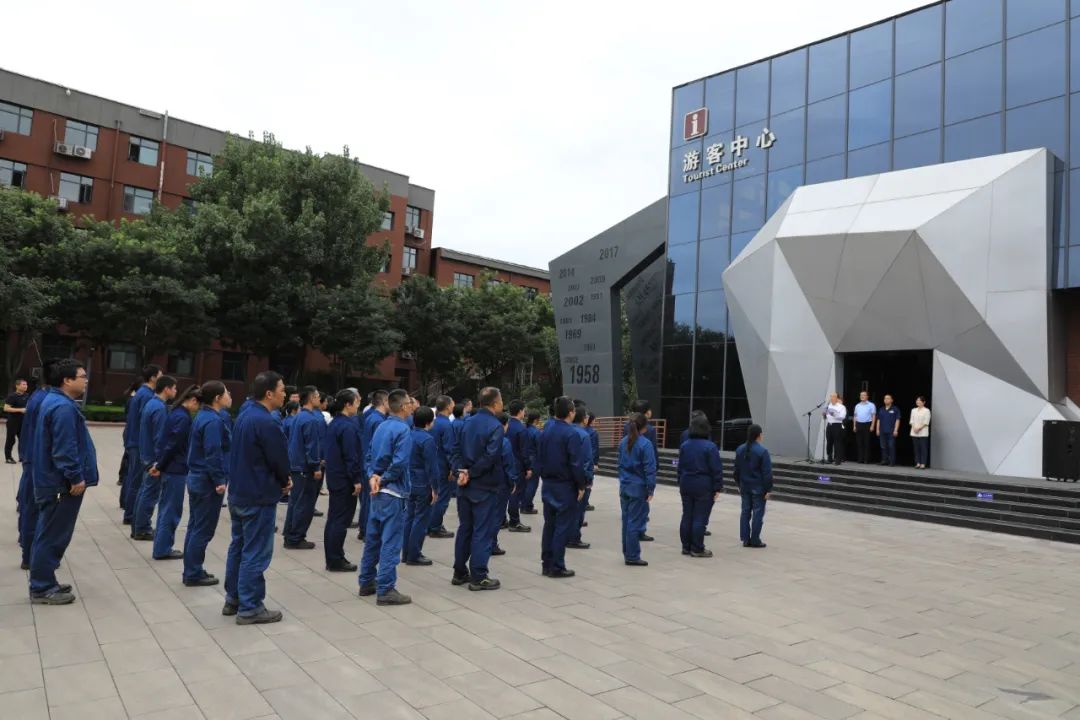 陜鋼龍鋼公司被命名為第一批陜西省民營經(jīng)濟人士理想信念教育基地 陜鋼龍鋼公司被命名為第一批陜西省民營經(jīng)濟人士理想信念教育基地