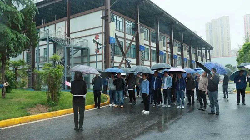 黨建領航促蝶變 工業舊址煥新顏 黨建領航促蝶變 工業舊址煥新顏