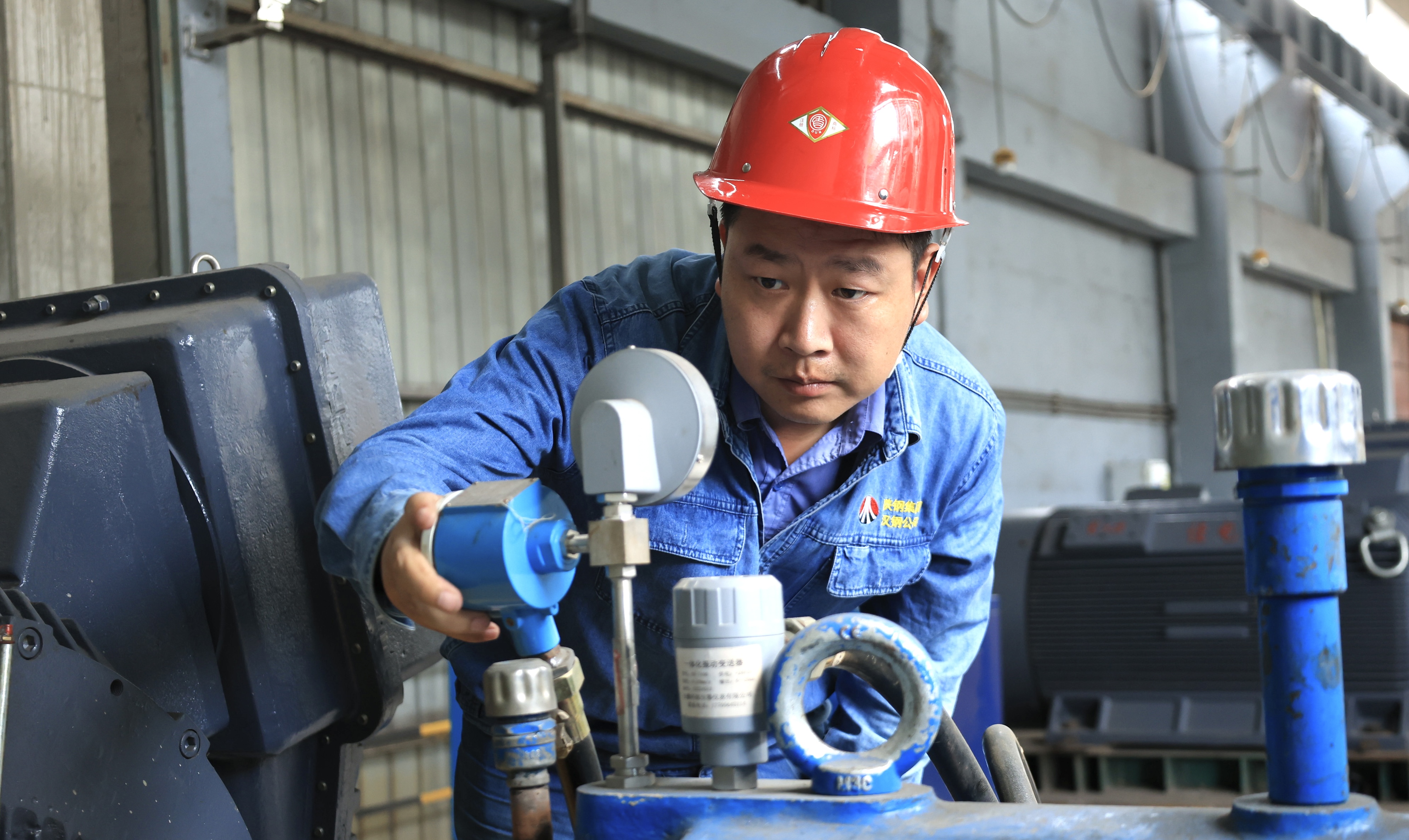 “技術能手”是這樣煉成的——記第九屆“陜鋼杯”維修電工技術能手張磊 “技術能手”是這樣煉成的——記第九屆“陜鋼杯”維修電工技術能手張磊