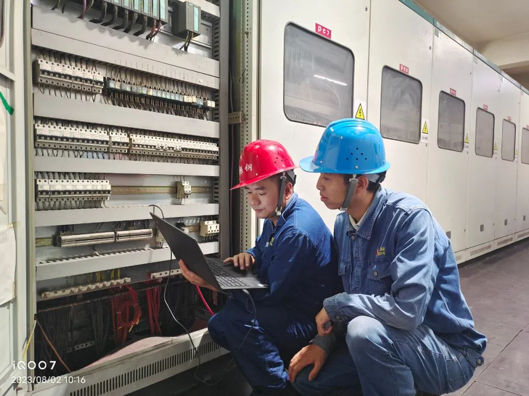 秉承“干”字精神,用奮斗為青春添彩——記第九屆“陜鋼杯”職業技能競賽維修電工技術能手馬山 秉承“干”字精神,用奮斗為青春添彩——記第九屆“陜鋼杯”職業技能競賽維修電工技術能手馬山