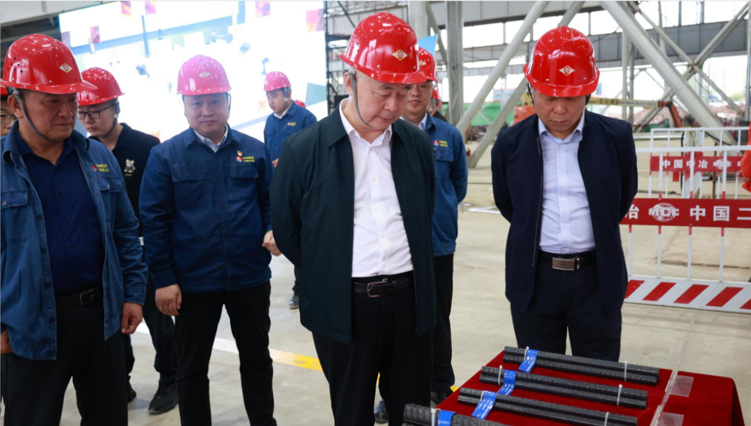 “雙節(jié)”前夕 楊海峰深入漢鋼公司調(diào)研指導(dǎo)工作 “雙節(jié)”前夕 楊海峰深入漢鋼公司調(diào)研指導(dǎo)工作