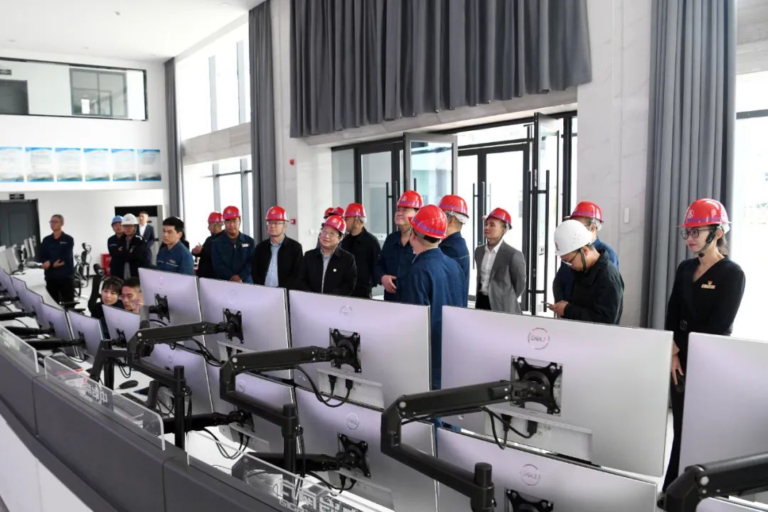 李厚志一行來陜鋼集團龍鋼公司開展十月份安全生產與消防安全大檢查 李厚志一行來陜鋼集團龍鋼公司開展十月份安全生產與消防安全大檢查