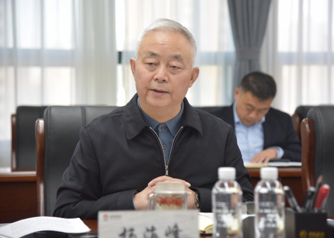 陜鋼集團召開黨委理論學習中心組學習會 陜鋼集團召開黨委理論學習中心組學習會