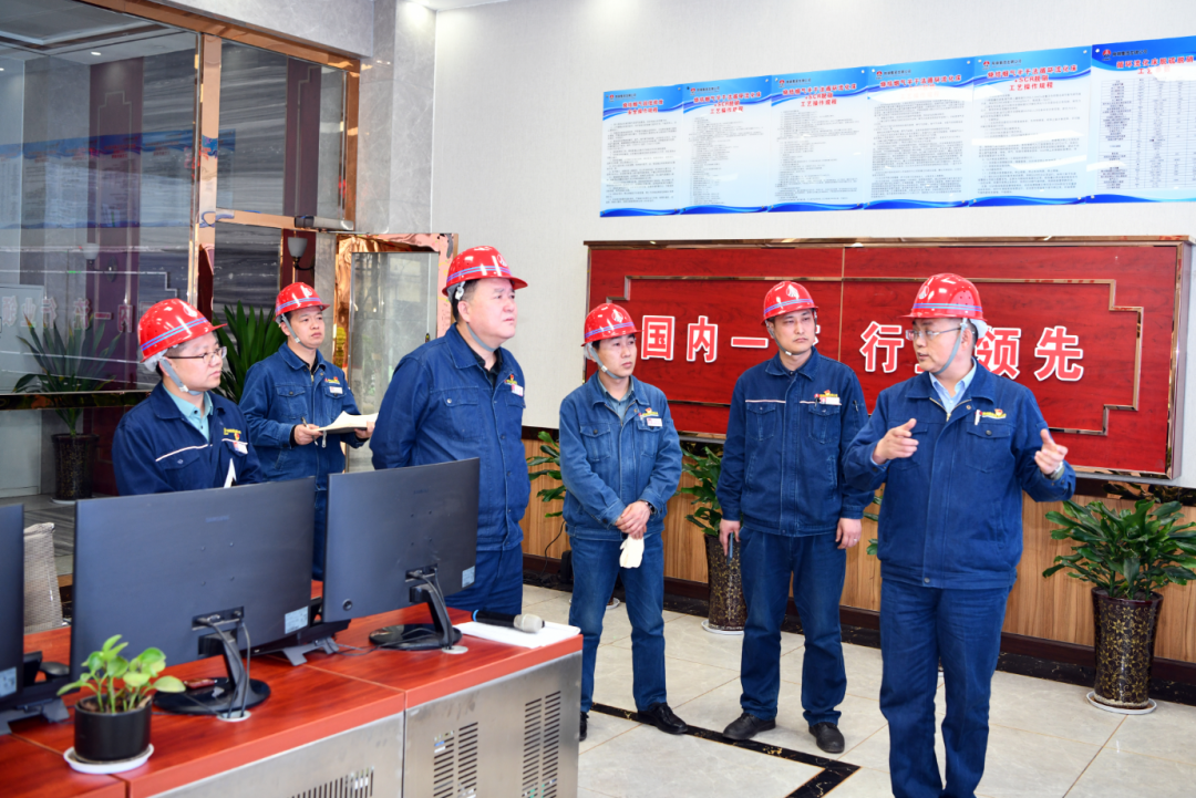 發(fā)揮黨建“引領(lǐng)力” 助力發(fā)展“加速度” 發(fā)揮黨建“引領(lǐng)力” 助力發(fā)展“加速度”