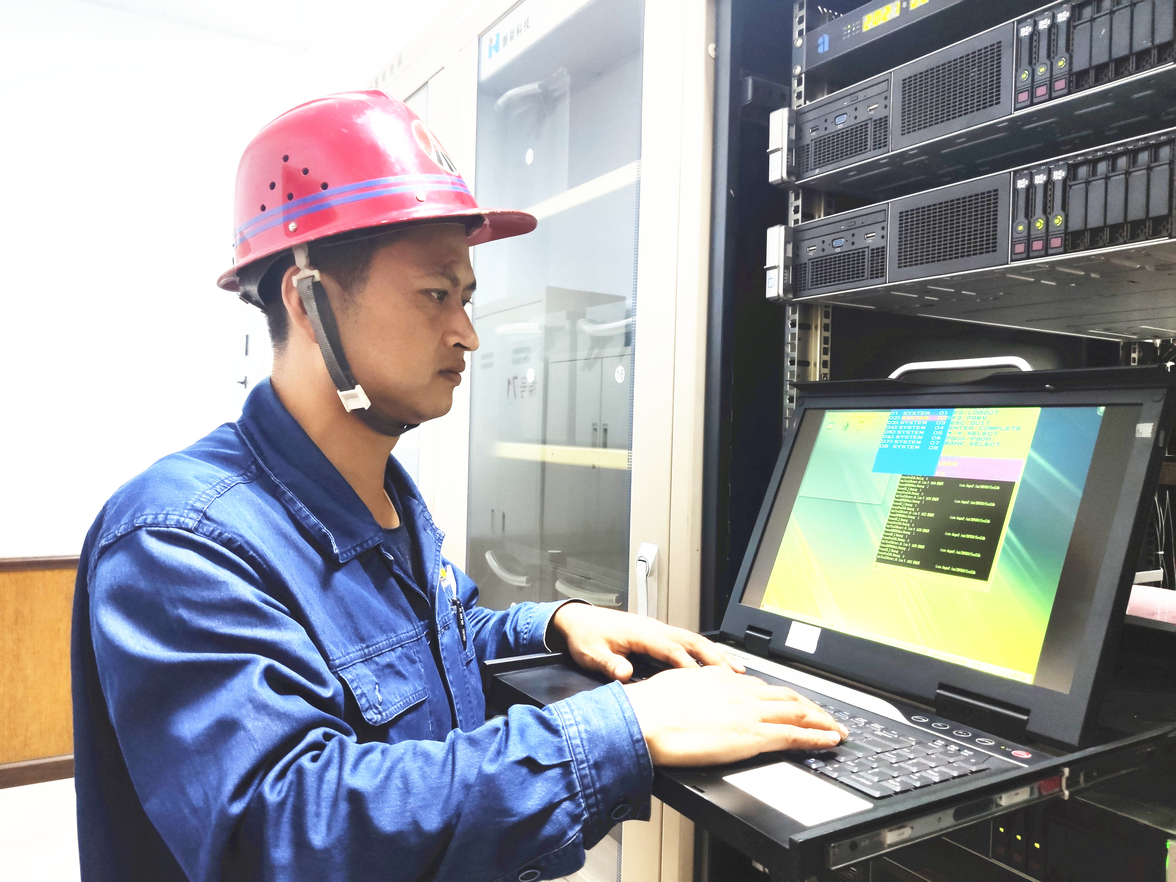 用實干演繹精彩 以拼搏成就不凡 ——記第五屆陜西冶金青年科技獎獲得者李輝 用實干演繹精彩 以拼搏成就不凡 ——記第五屆陜西冶金青年科技獎獲得者李輝