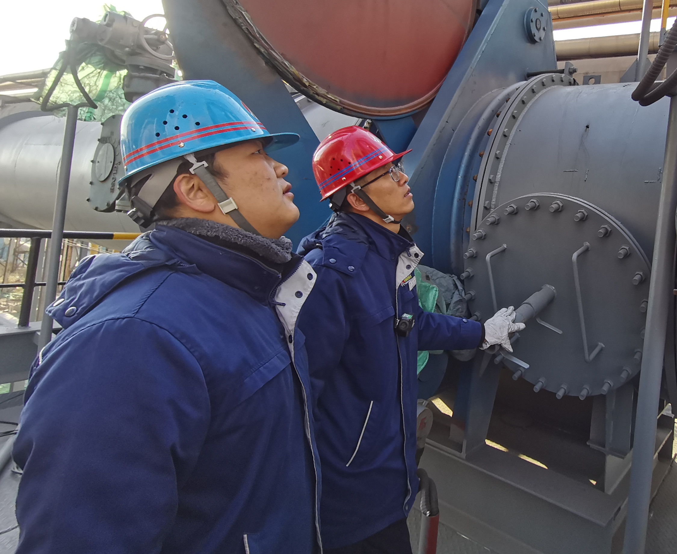 工藝做減法 能效做加法——龍鋼公司十萬立方米煤氣柜無氣柜運行改造項目順利投運 工藝做減法 能效做加法——龍鋼公司十萬立方米煤氣柜無氣柜運行改造項目順利投運