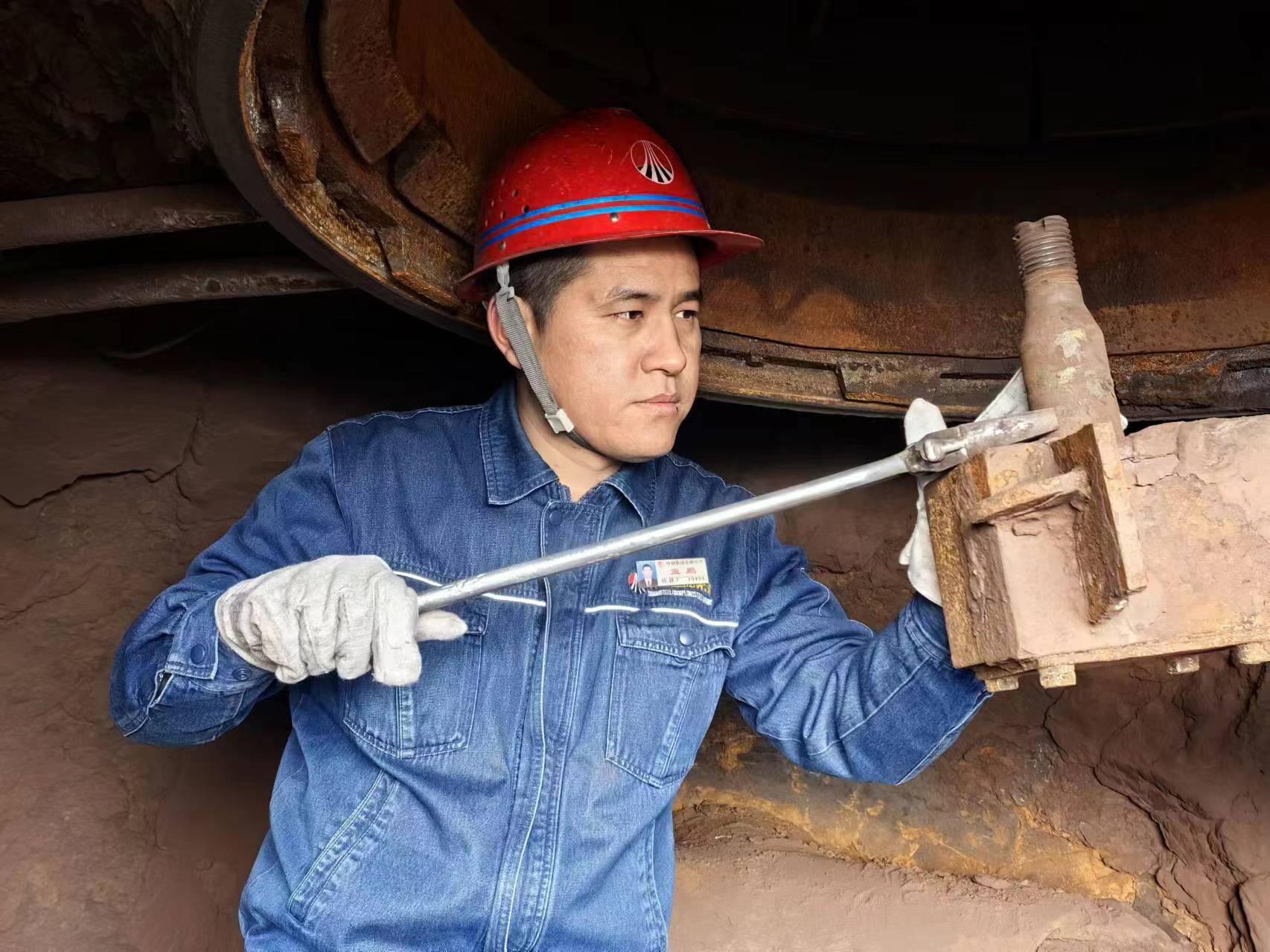 責任與堅守 在檢修一線閃光 責任與堅守 在檢修一線閃光