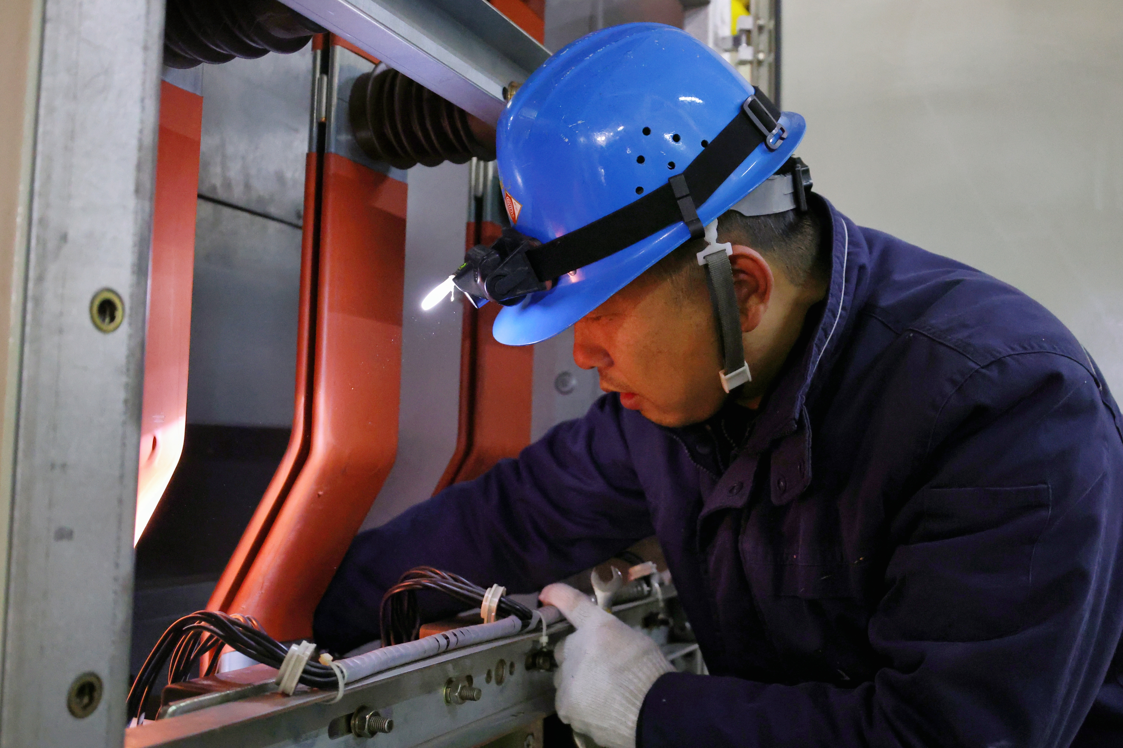 以“新”領跑,打造智能配電新高地 以“新”領跑,打造智能配電新高地