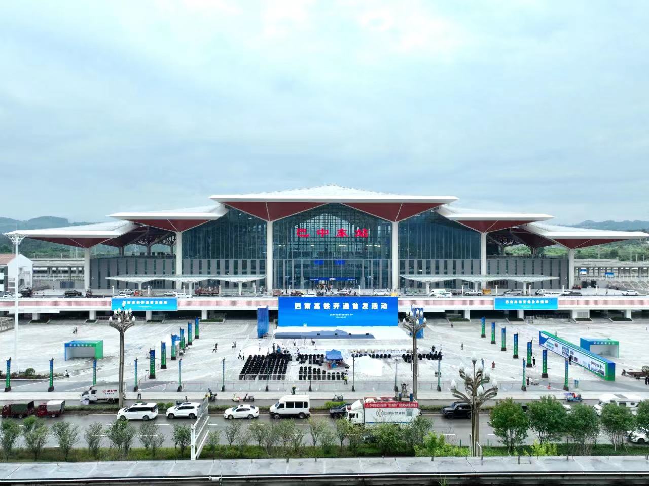 “禹龍”品牌助力巴中迎來高鐵時代 “禹龍”品牌助力巴中迎來高鐵時代