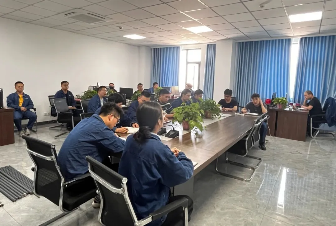 把好“安全關” 筑牢“防護墻” 把好“安全關” 筑牢“防護墻”