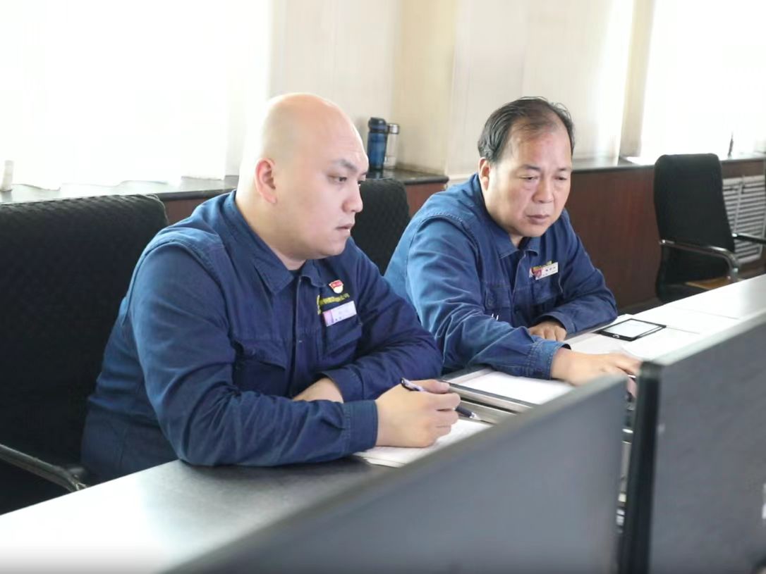 龍鋼公司3#高爐穩(wěn)順運(yùn)行有“秘訣” 龍鋼公司3#高爐穩(wěn)順運(yùn)行有“秘訣”