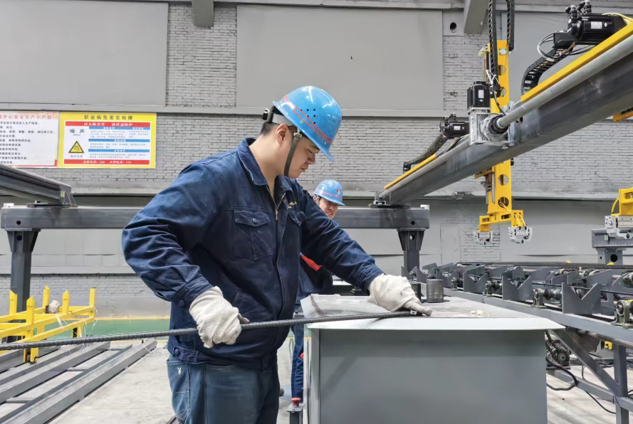 用好運(yùn)算法則 提升加工效益 西安分公司鋼材精深加工降本又高效 用好運(yùn)算法則 提升加工效益 西安分公司鋼材精深加工降本又高效