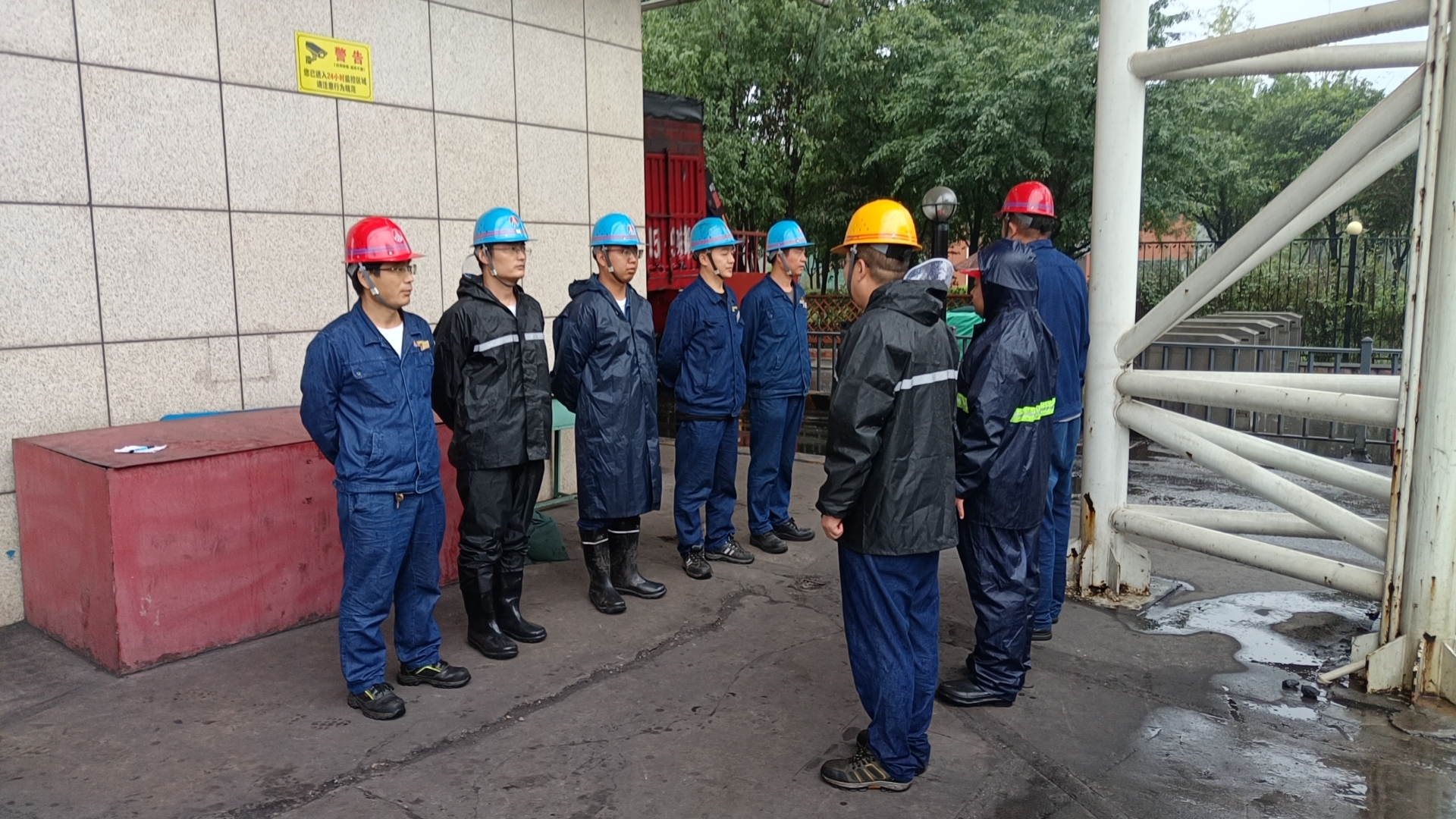 龍鋼公司:聞“汛”而動 以“迅”應“汛” 龍鋼公司:聞“汛”而動 以“迅”應“汛”