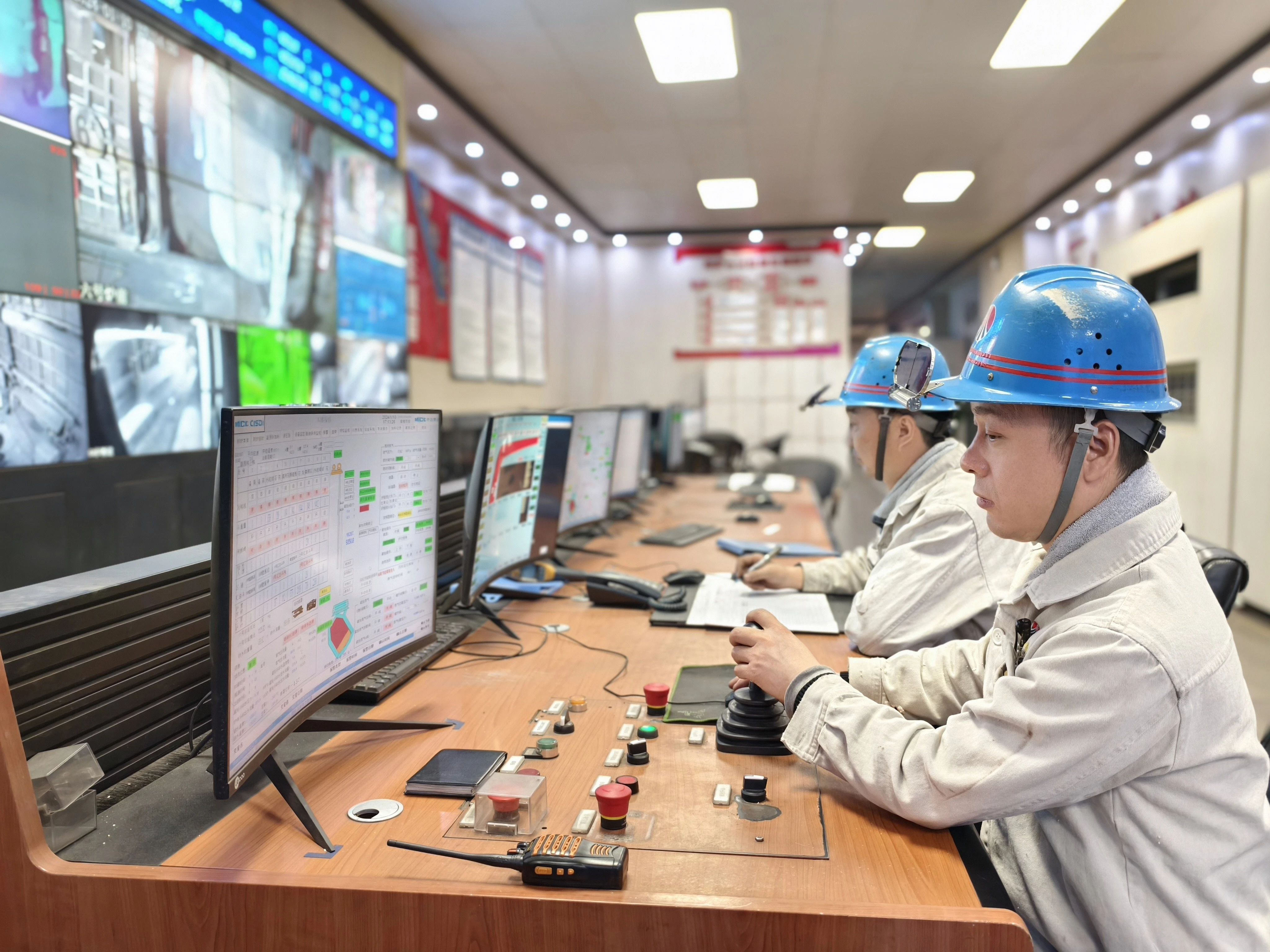 堅定信心 迎難而上 用實際行動把半年度工作會議精神落到實處 堅定信心 迎難而上 用實際行動把半年度工作會議精神落到實處