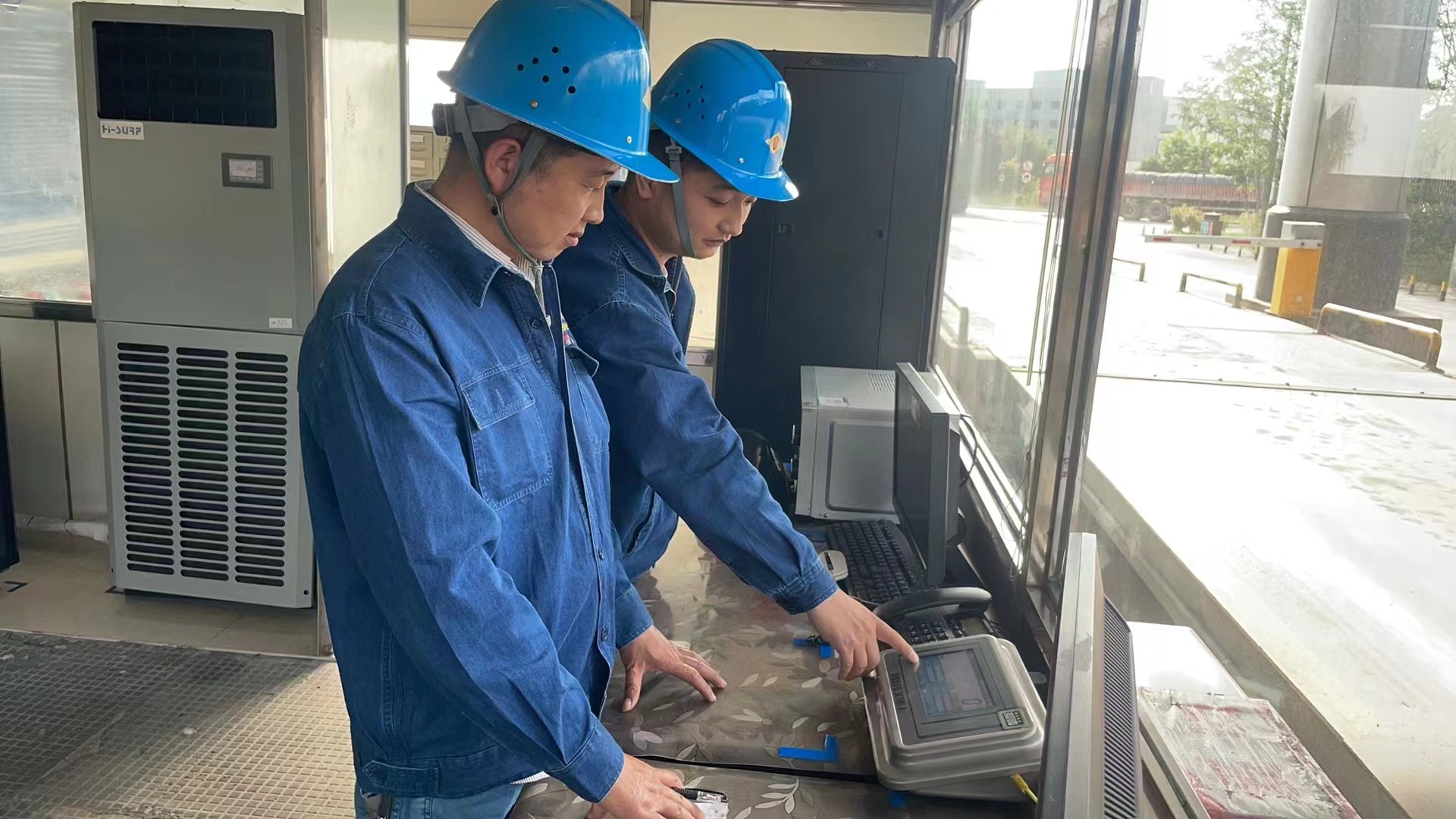 安全生產(chǎn)就是認(rèn)真對(duì)待“每一次” 安全生產(chǎn)就是認(rèn)真對(duì)待“每一次”