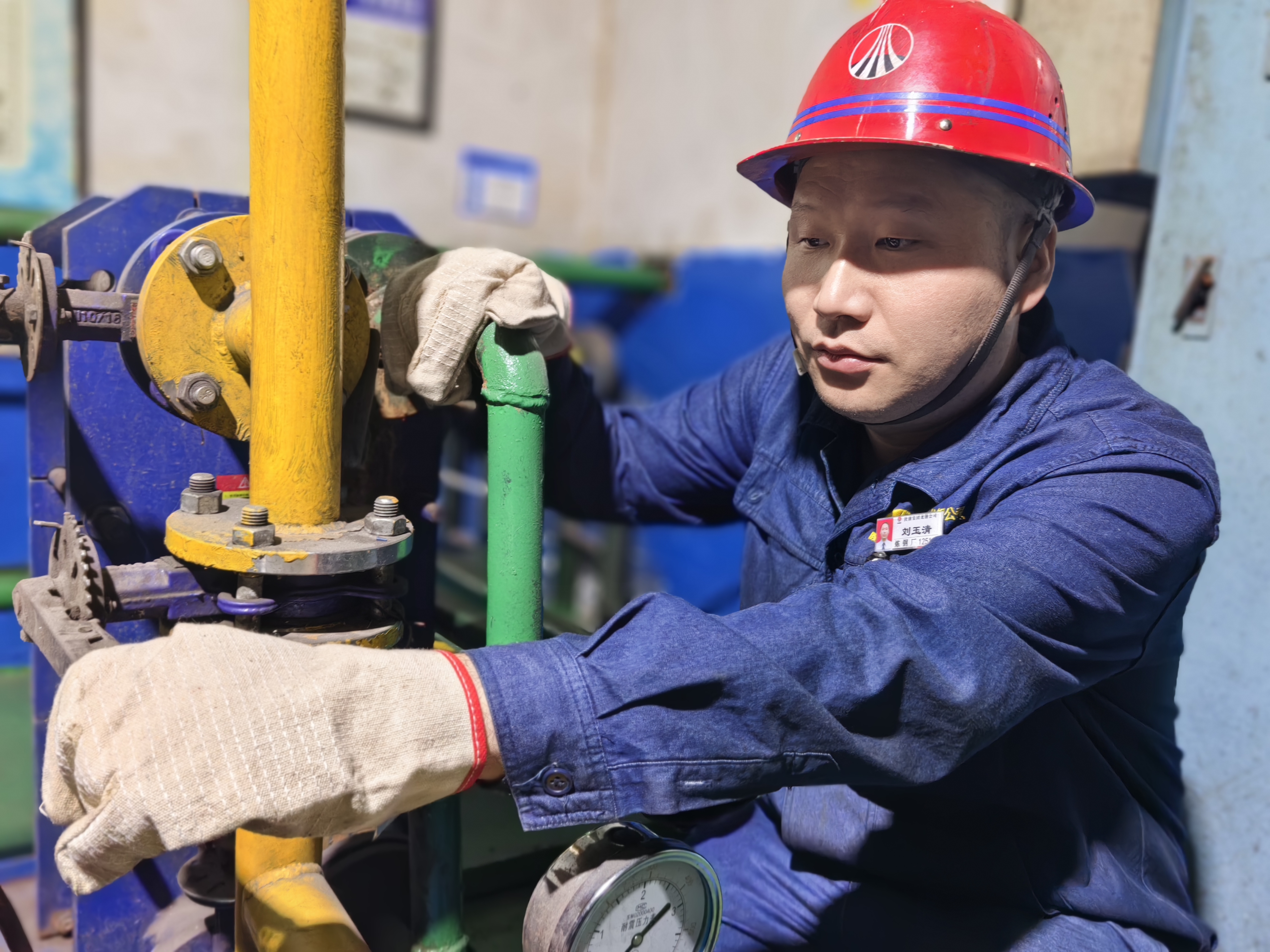 練技能 提素質 降成本 青年職工在行動! 練技能 提素質 降成本 青年職工在行動!