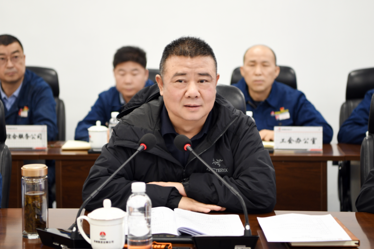 許曉增到龍鋼公司調(diào)研生產(chǎn)經(jīng)營(yíng)工作 許曉增到龍鋼公司調(diào)研生產(chǎn)經(jīng)營(yíng)工作