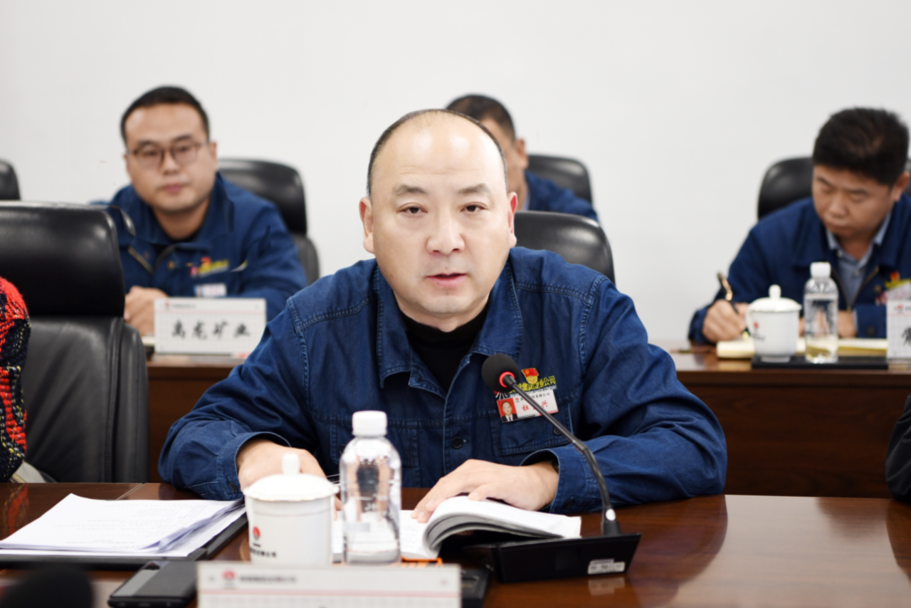 許曉增到龍鋼公司調(diào)研生產(chǎn)經(jīng)營(yíng)工作 許曉增到龍鋼公司調(diào)研生產(chǎn)經(jīng)營(yíng)工作