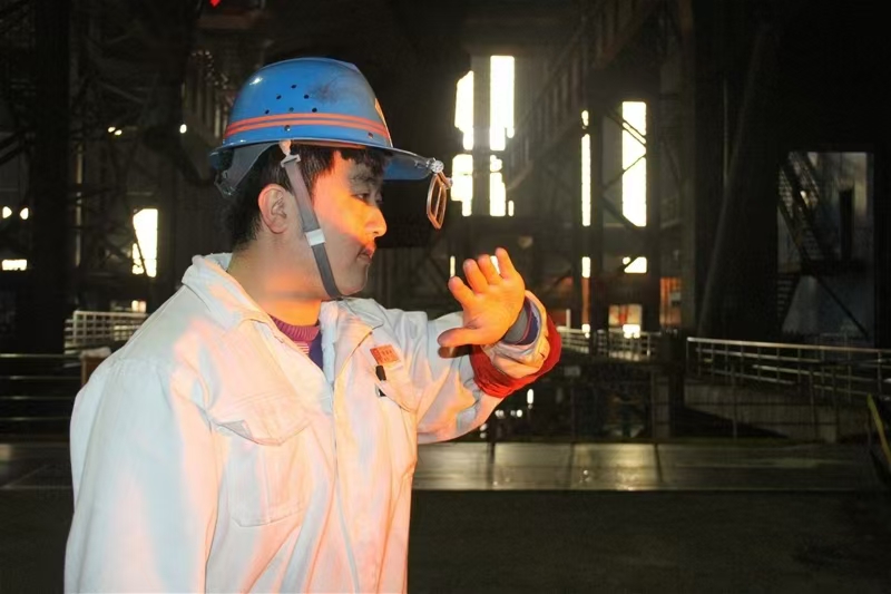 實踐出“真”知 專注出“深”知 ——合金工平凡崗位上的非凡價值 實踐出“真”知 專注出“深”知 ——合金工平凡崗位上的非凡價值