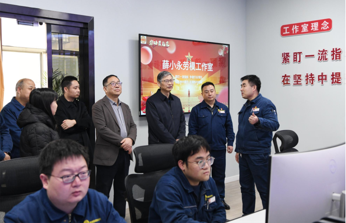 陜西省總工會黨組成員、副主席王占軍一行到陜鋼集團龍鋼公司慰問調研 陜西省總工會黨組成員、副主席王占軍一行到陜鋼集團龍鋼公司慰問調研