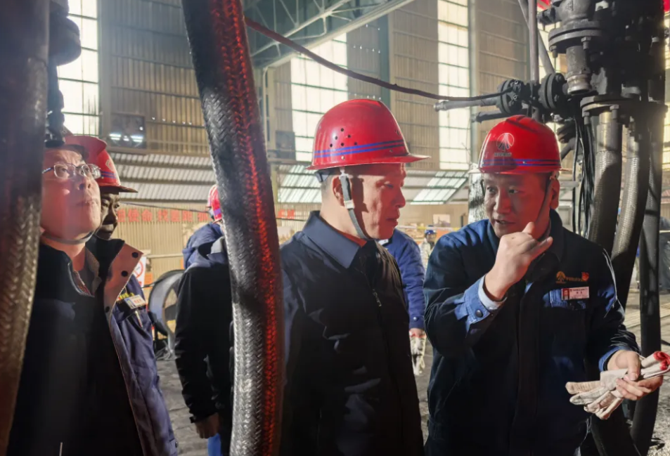 楊召朋到龍鋼公司檢查指導(dǎo)工作 楊召朋到龍鋼公司檢查指導(dǎo)工作