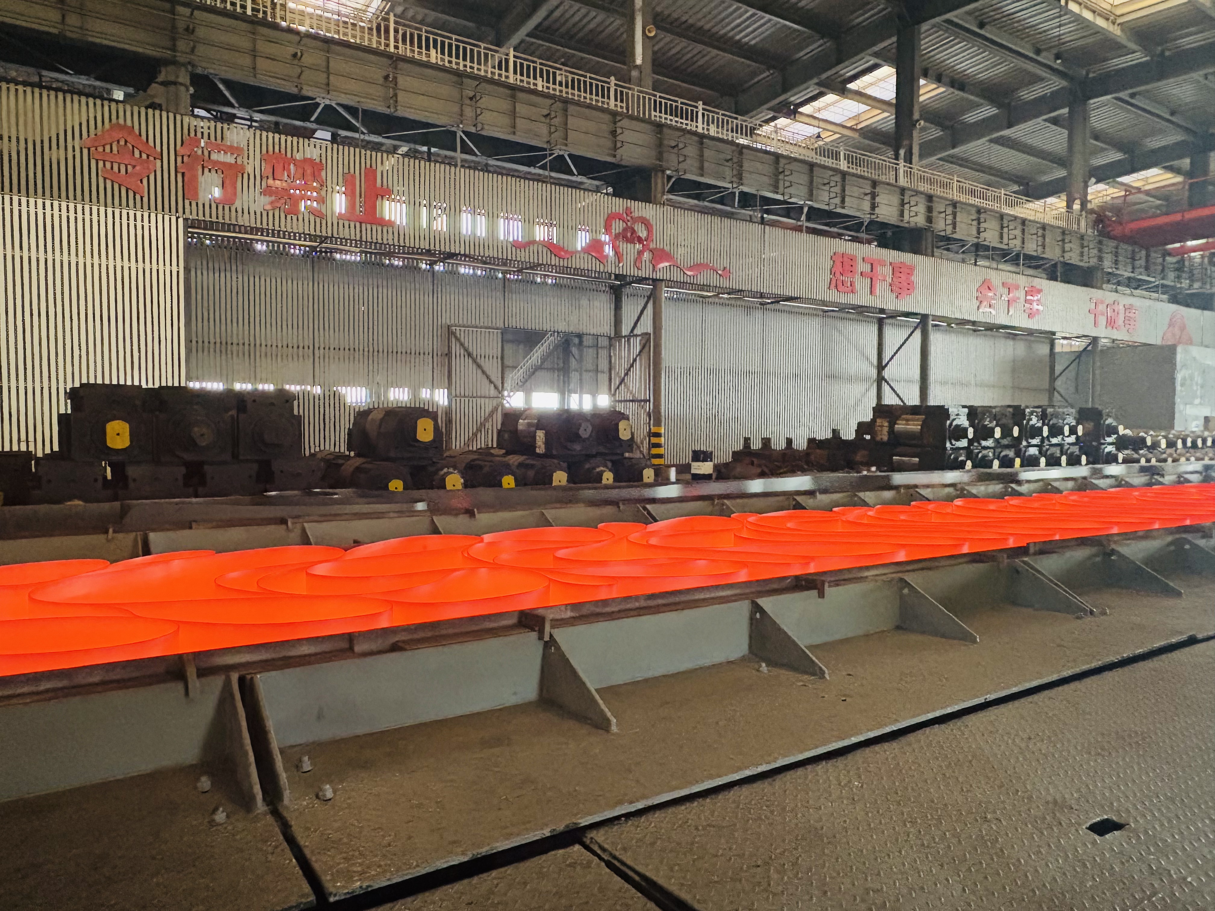 龍鋼公司板帶生產線系統檢修收官,蓄勢賦能新征程 龍鋼公司板帶生產線系統檢修收官,蓄勢賦能新征程