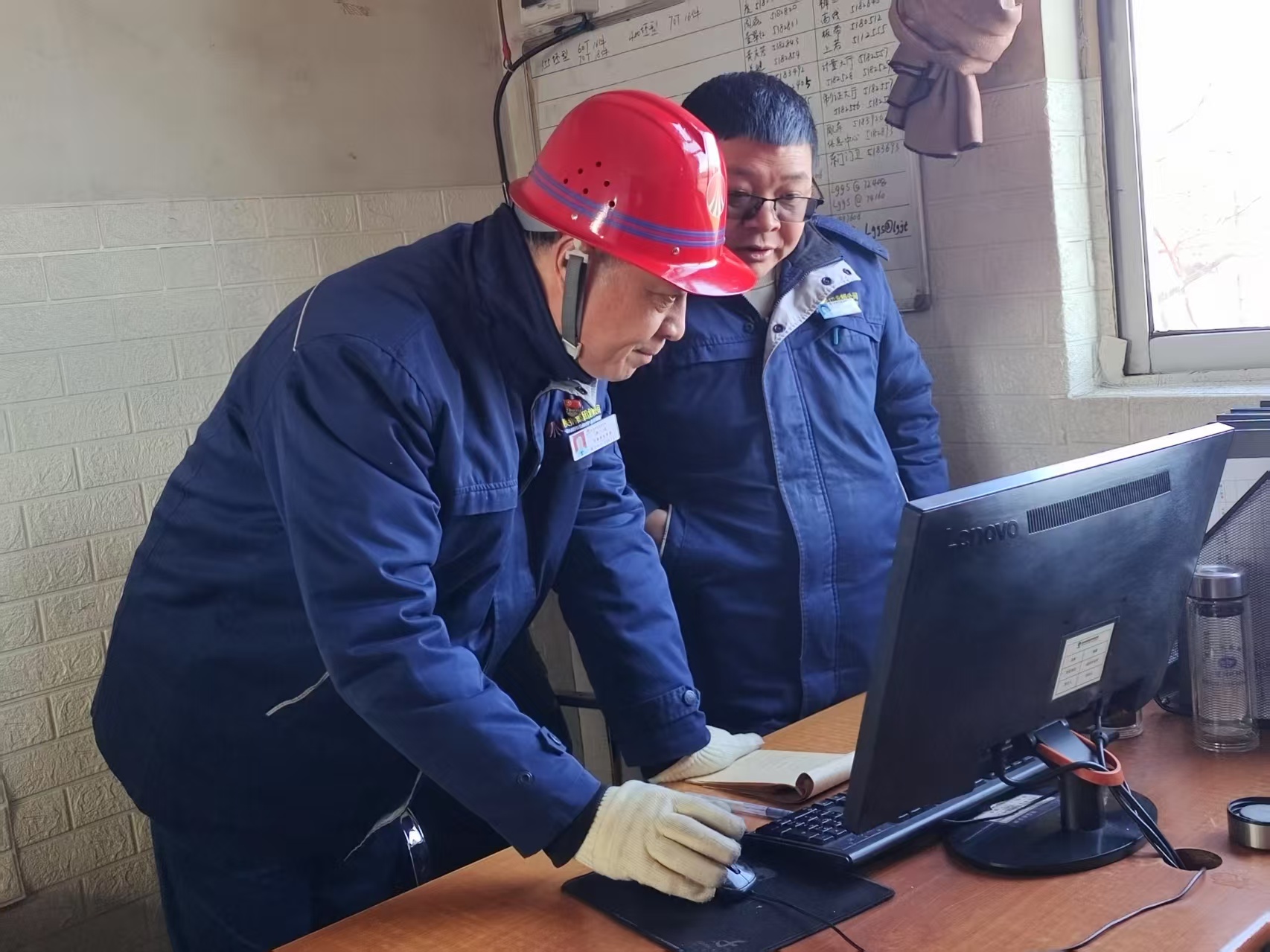 黨建與經營雙融雙促 刷新生產進度條 黨建與經營雙融雙促 刷新生產進度條