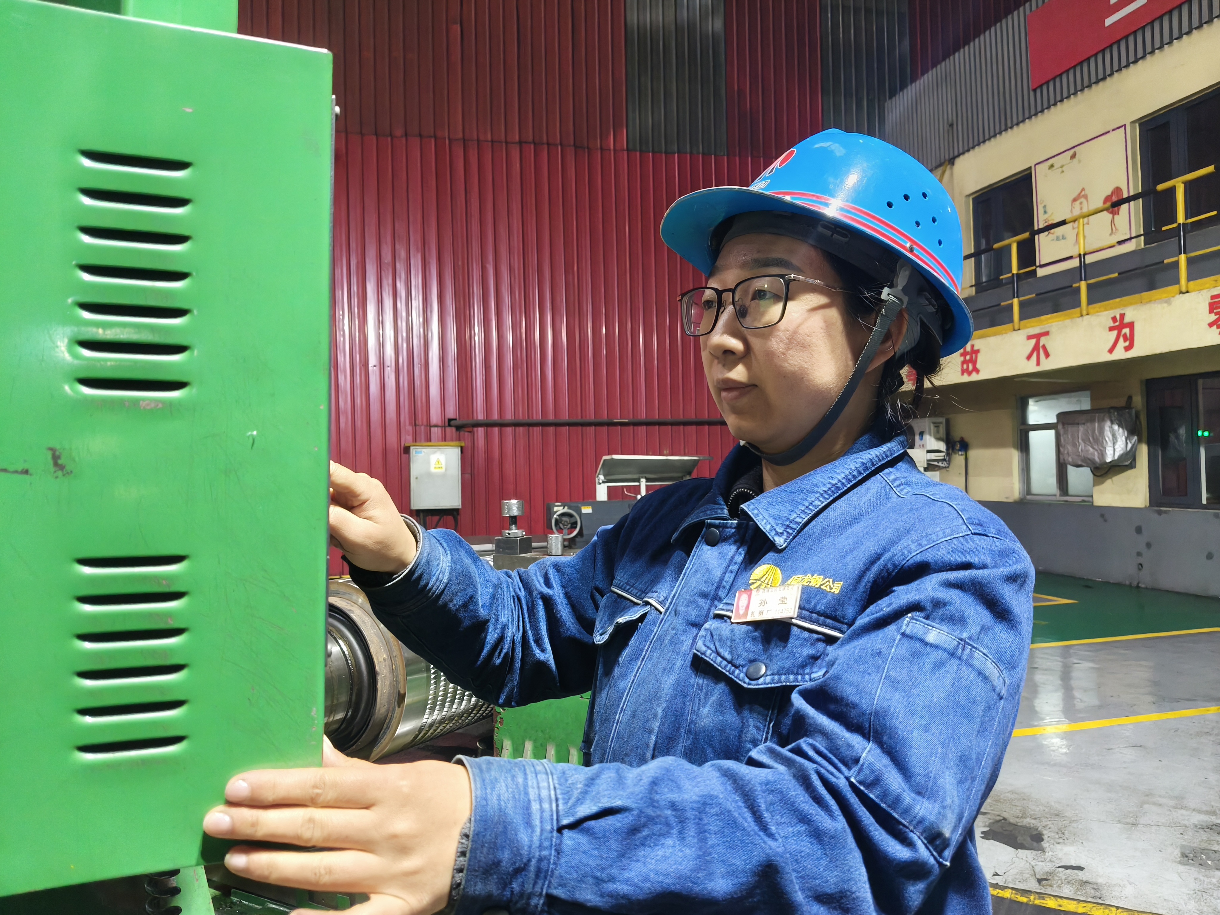 致敬她力量,扎根一線的“鋼鐵玫瑰” 致敬她力量,扎根一線的“鋼鐵玫瑰”