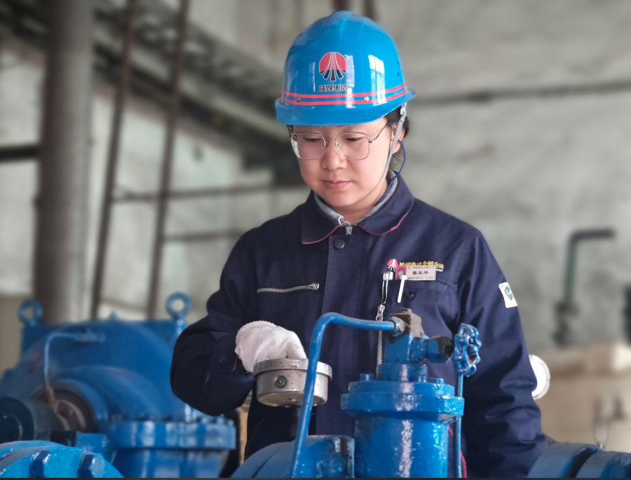 鋼城玫瑰紅 巾幗譜華章 鋼城玫瑰紅 巾幗譜華章