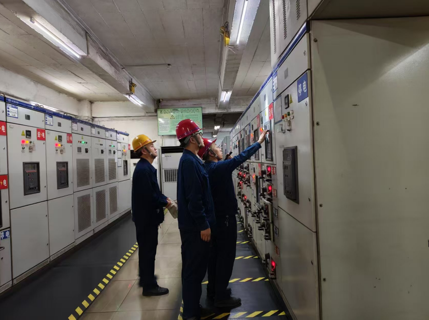 淬火成鋼鑄鐵軍 實(shí)干礪劍破困局 淬火成鋼鑄鐵軍 實(shí)干礪劍破困局