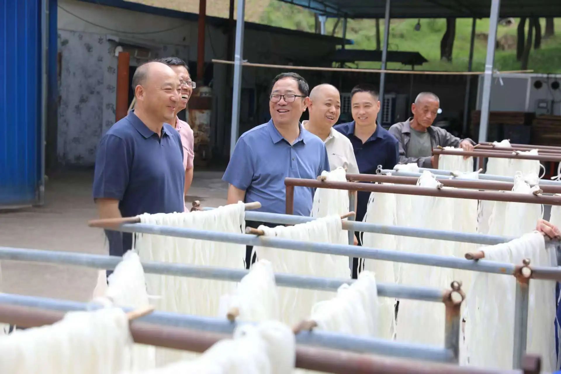 武軍強(qiáng)到西直溝村開(kāi)展助力鄉(xiāng)村振興工作調(diào)研 武軍強(qiáng)到西直溝村開(kāi)展助力鄉(xiāng)村振興工作調(diào)研