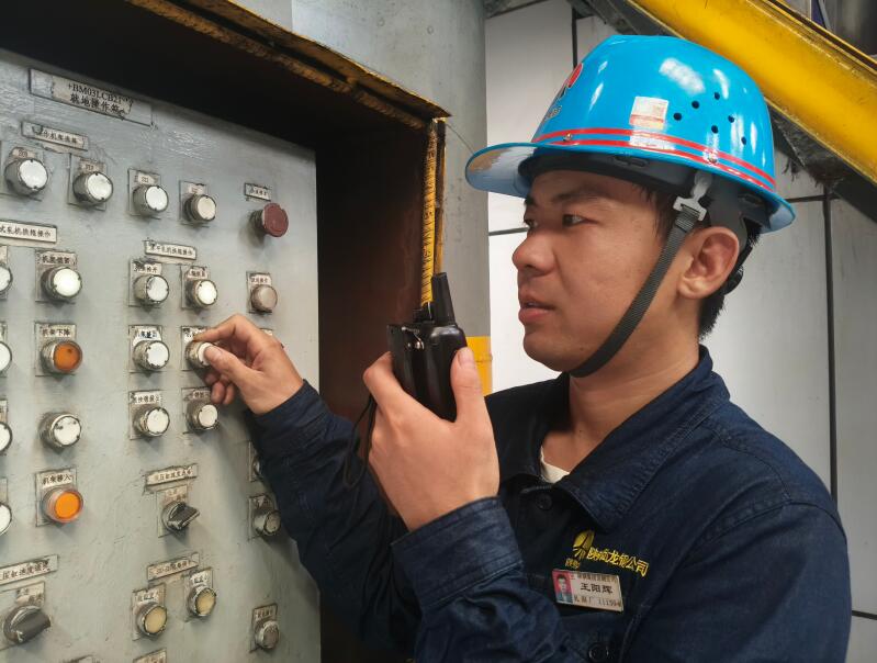 高溫堅守下的“zha”記 高溫堅守下的“zha”記