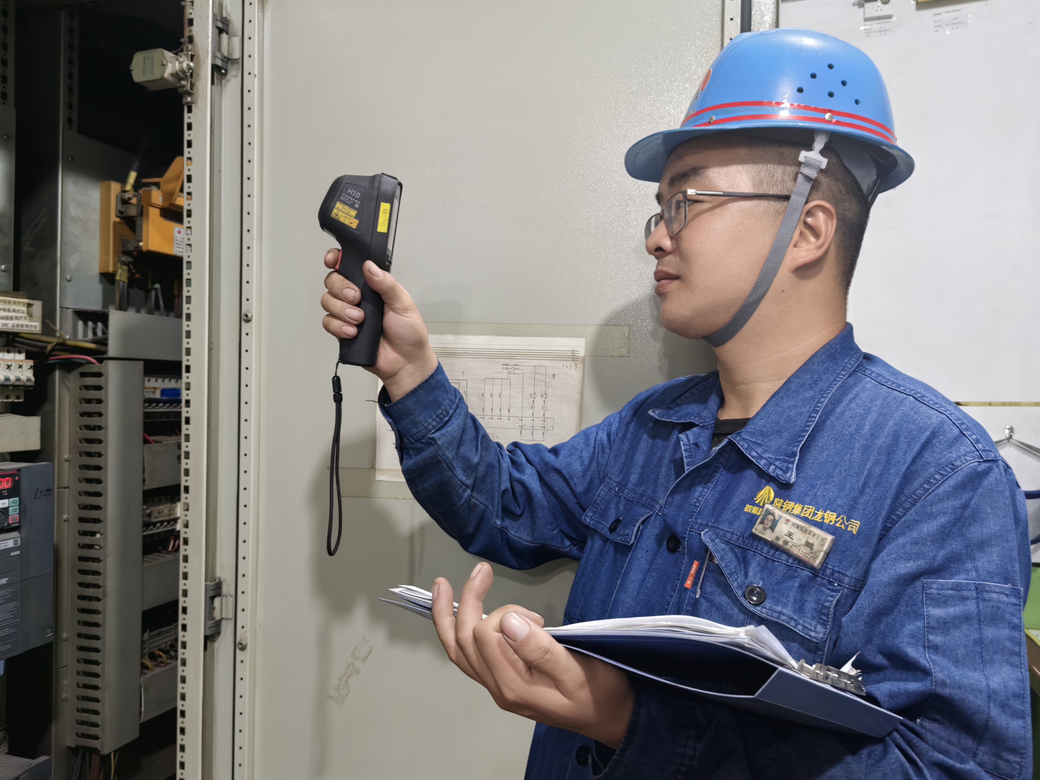 “勇士藍(lán)”決戰(zhàn)50℃熱浪 “勇士藍(lán)”決戰(zhàn)50℃熱浪